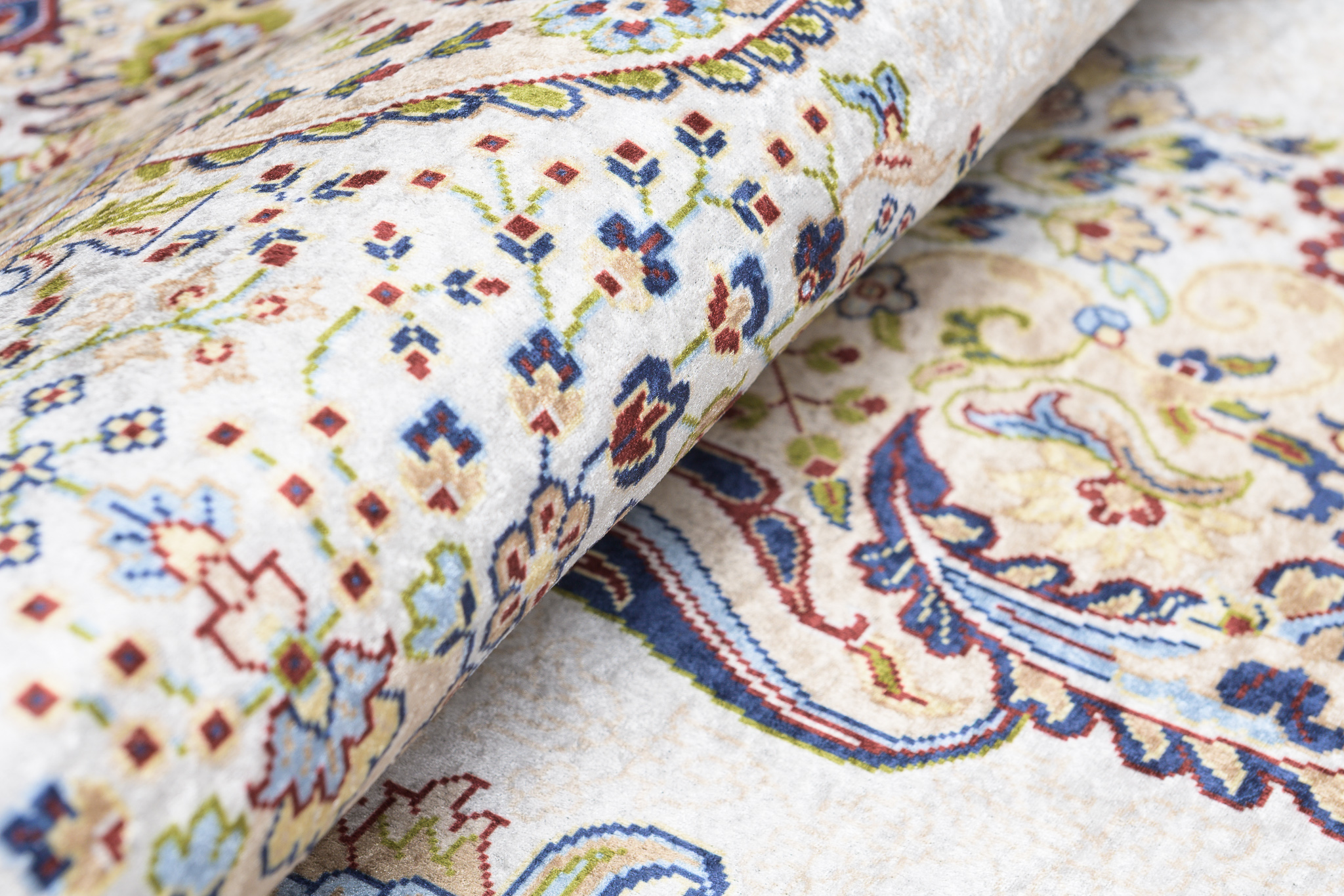 Area Rug Victoria Cream Navy Blue Traditional