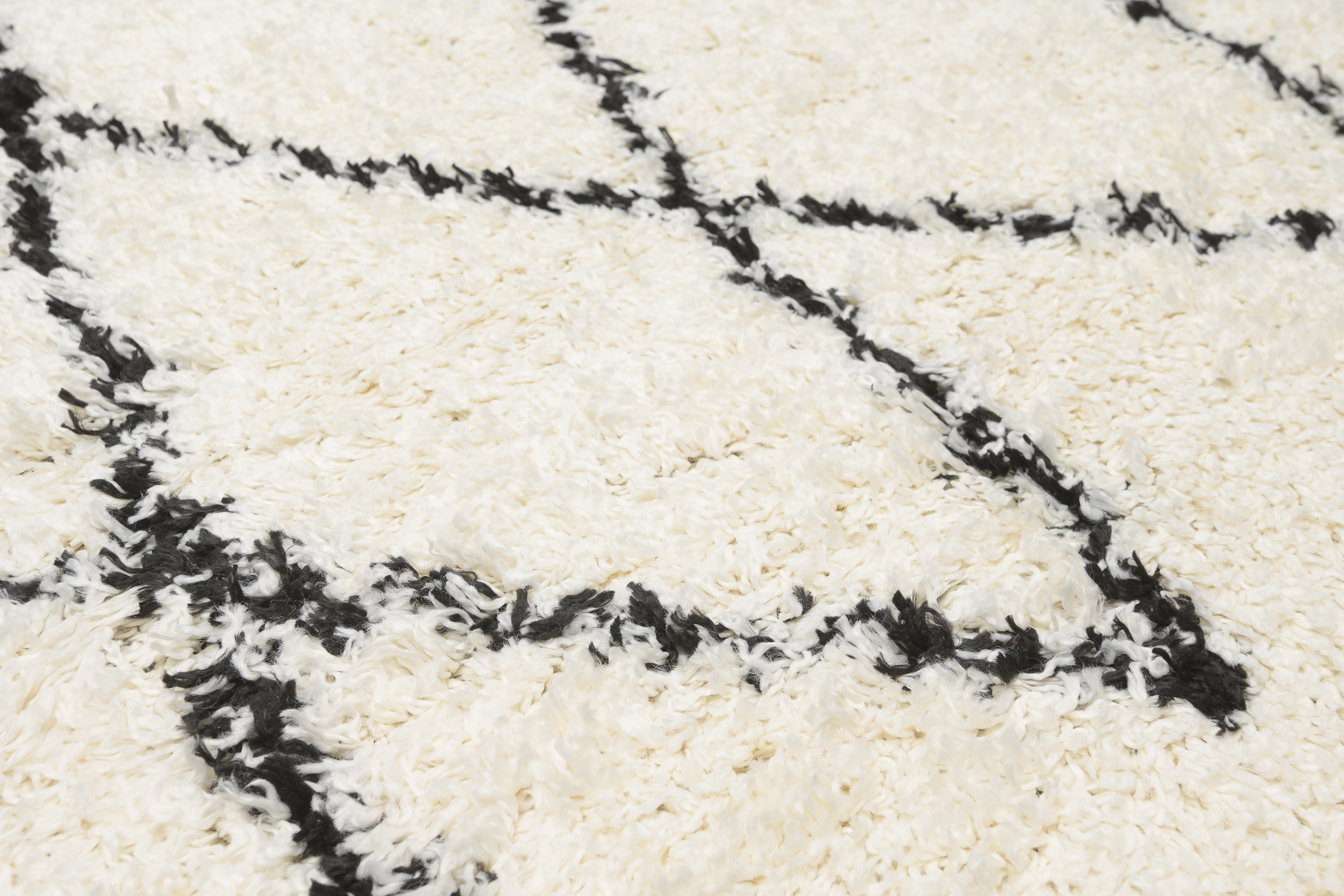 Area Rug Evra Shaggy Cream Black ZigZag Diamond
